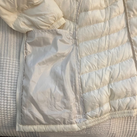 Uniqlo Women's XS Packable Feather Down Jacket Cream Off White Puffer Coat - Picture 6 of 8